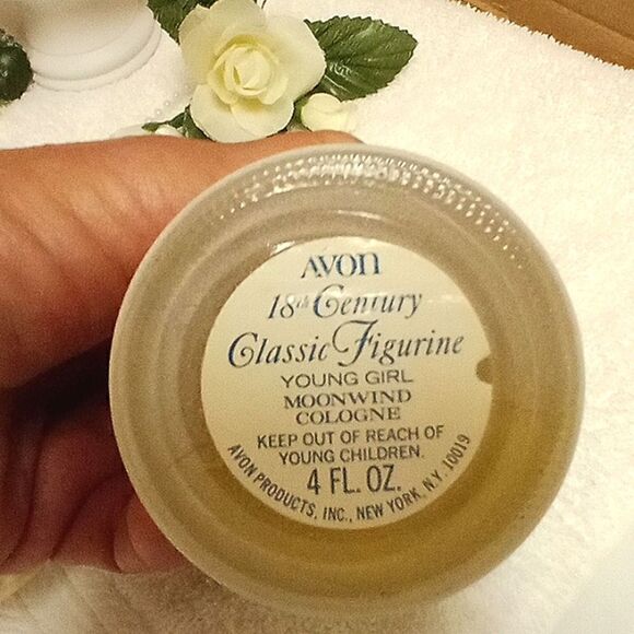 Vintage Avon Classic 18th Century Moonwind Cologne Busts, Set Of 2 white - Picture 9 of 9